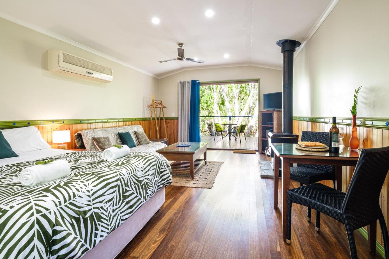 Getaways At Byfield Villa Exterior photo